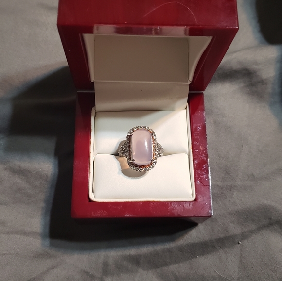 Ladies fashion purple stone ring.  New - Picture 2 of 12